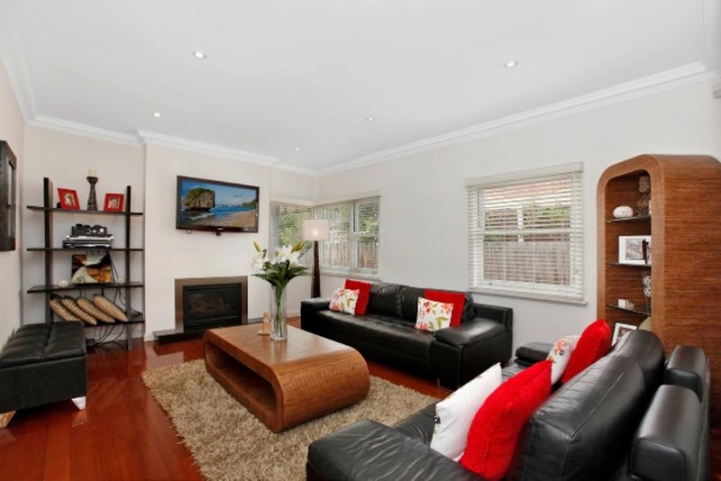 Photo - 1/128 St Vigeons Road, Reservoir VIC 3073 - Image 3