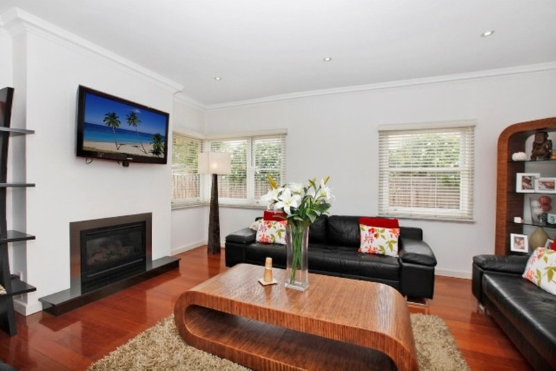 Photo - 1/128 St Vigeons Road, Reservoir VIC 3073 - Image 4