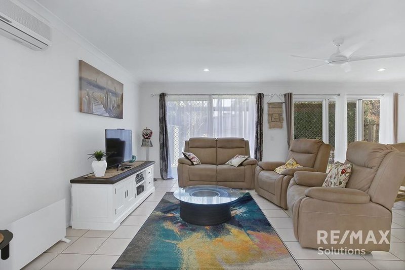 Photo - 11/29 Lachlan Drive, Wakerley QLD 4154 - Image 2