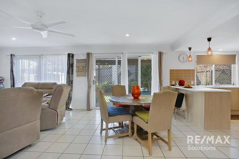 Photo - 11/29 Lachlan Drive, Wakerley QLD 4154 - Image 4