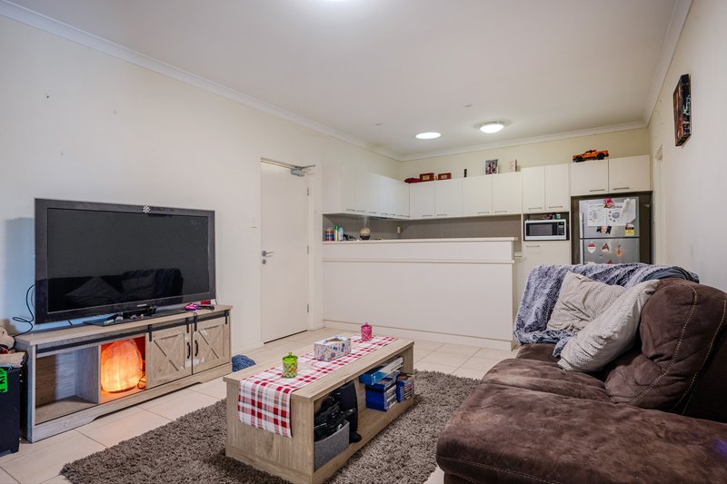 Photo - 11/291 Ocean Keys Boulevard, Clarkson WA 6030 - Image 2