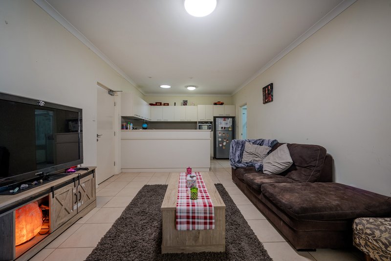 Photo - 11/291 Ocean Keys Boulevard, Clarkson WA 6030 - Image 4