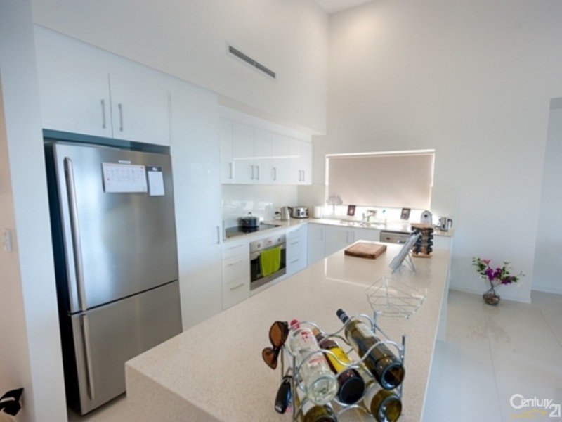 Photo - 11/299-303 Bradman Avenue, Maroochydore QLD 4558 - Image 4