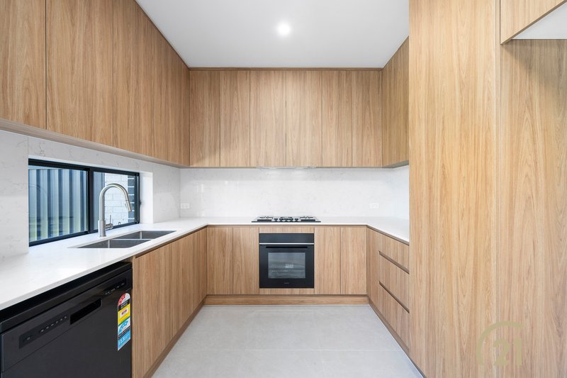 Photo - 113-115 Willan Drive, Cartwright NSW 2168 - Image 6