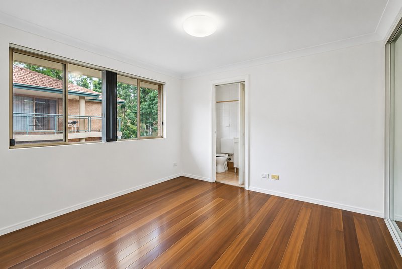 Photo - 11/3-5 Oakes Street, Westmead NSW 2145 - Image 5