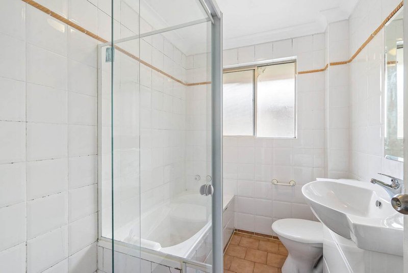 Photo - 11/3-5 Oakes Street, Westmead NSW 2145 - Image 6