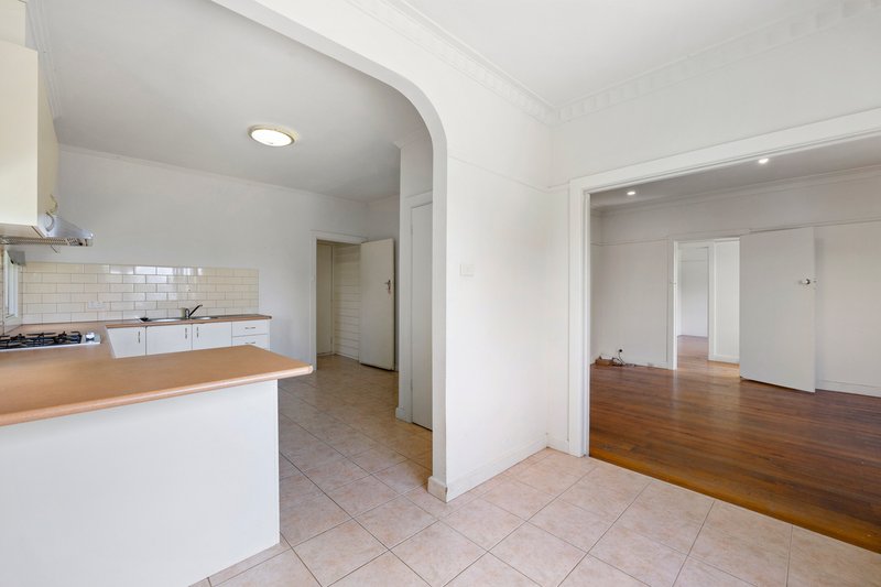 Photo - 1/13 Albert Hill Road, Lilydale VIC 3140 - Image 5