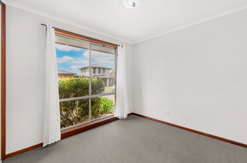 Photo - 1/13 Aranda Place, Epping VIC 3076 - Image 6