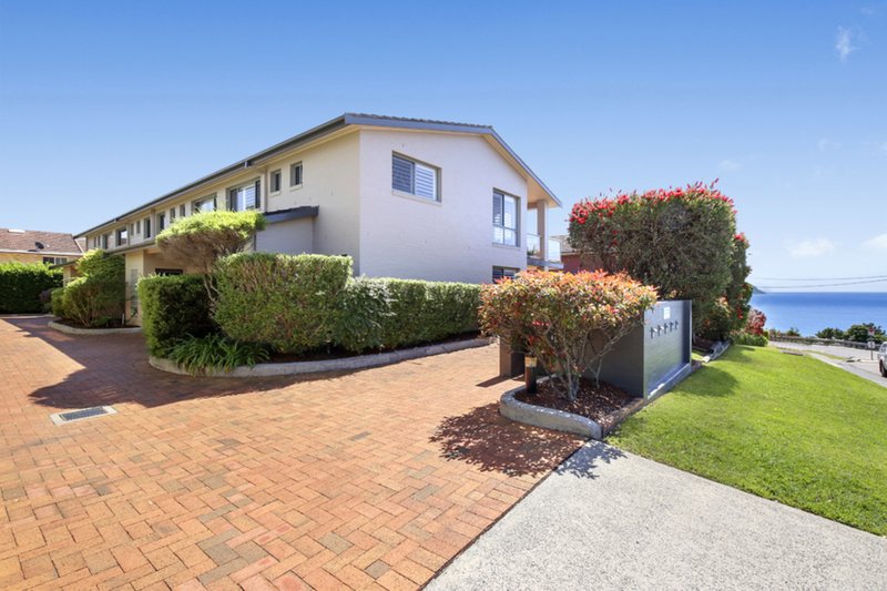 Photo - 1/13 Barnhill Road, Terrigal NSW 2260 - Image 2