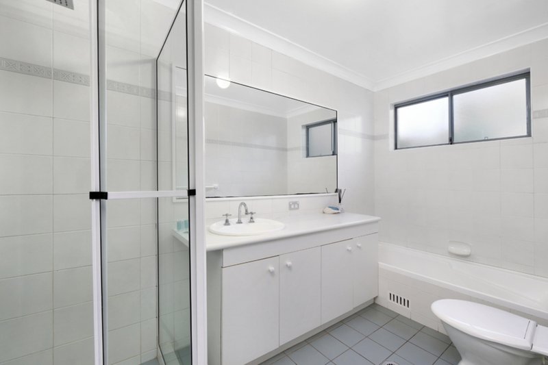 Photo - 1/13 Barnhill Road, Terrigal NSW 2260 - Image 10