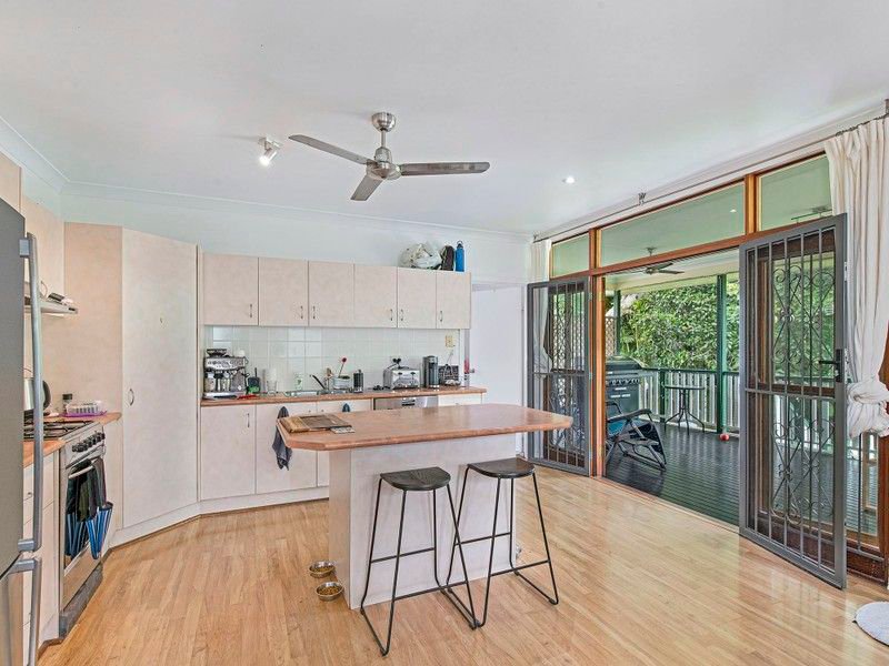 Photo - 113 Birdwood Road, Holland Park West QLD 4121 - Image 10