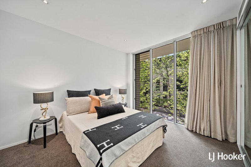 Photo - 11/3 Burbury Close, Barton ACT 2600 - Image 3