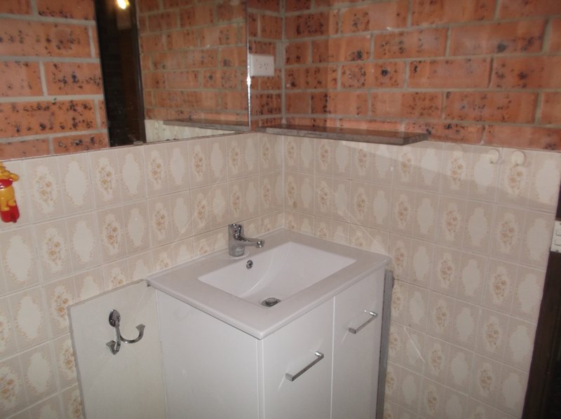 Photo - 1/13 Burnett Street, Wallerawang NSW 2845 - Image 3