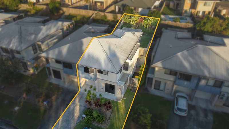 Photo - 1/13 Chrome Drive, Pimpama QLD 4209 - Image 3