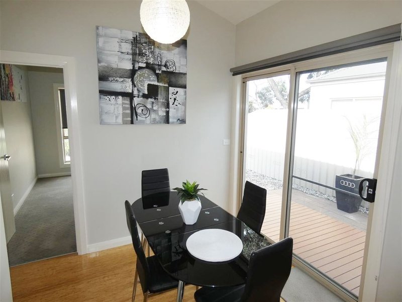 Photo - 1/13 Deakin Court, Horsham VIC 3400 - Image 12