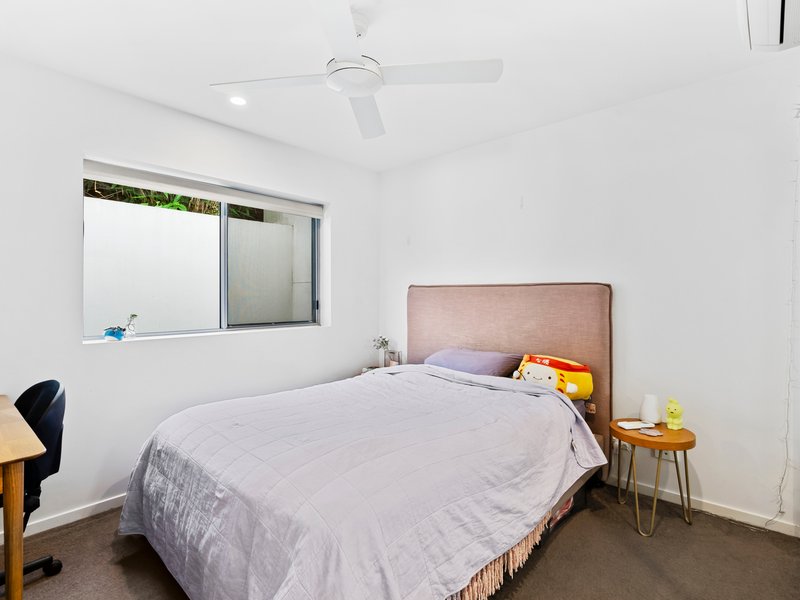 Photo - 1/13 Fenton Street, Fairfield QLD 4103 - Image 14