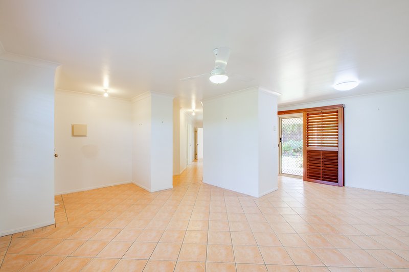 Photo - 1/13 Forgan Smith Street, Collingwood Park QLD 4301 - Image 4