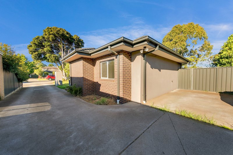 Photo - 1/13 Hall Street, Epping VIC 3076 - Image 15