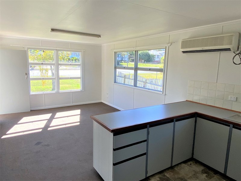 Photo - 113 Haly Street, Kingaroy QLD 4610 - Image 3