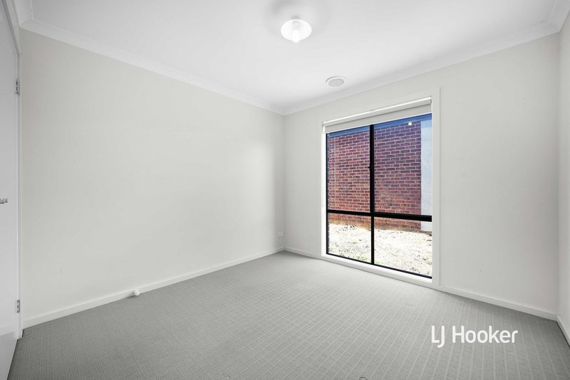 Photo - 113 Hummingbird Boulevard, Tarneit VIC 3029 - Image 10