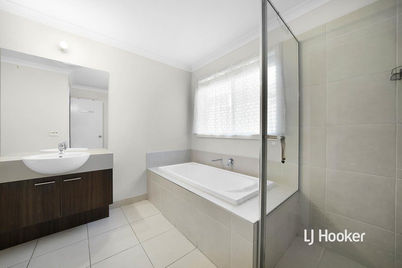 Photo - 113 Hummingbird Boulevard, Tarneit VIC 3029 - Image 13