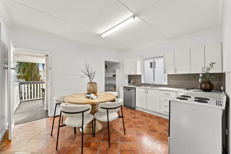 Photo - 113 Hurdcotte Street, Gaythorne QLD 4051 - Image 4