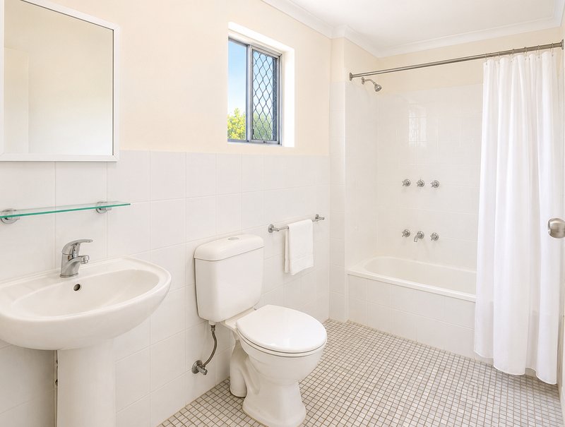 Photo - 1/13 Illuka Street, Currajong QLD 4812 - Image 5