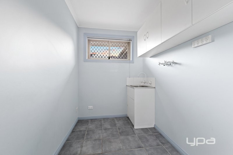 Photo - 1/13 Jefferson Street, St Albans VIC 3021 - Image 9