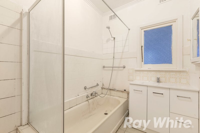 Photo - 1/13 Johnston Street, Burwood VIC 3125 - Image 5