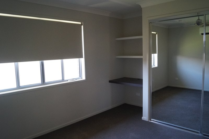 Photo - 1/13 Kassidy Drive, Emerald QLD 4720 - Image 9