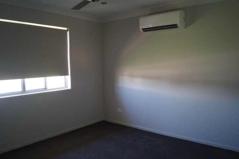 Photo - 1/13 Kassidy Drive, Emerald QLD 4720 - Image 10