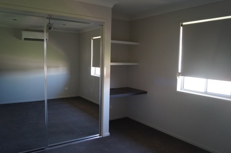 Photo - 1/13 Kassidy Drive, Emerald QLD 4720 - Image 11