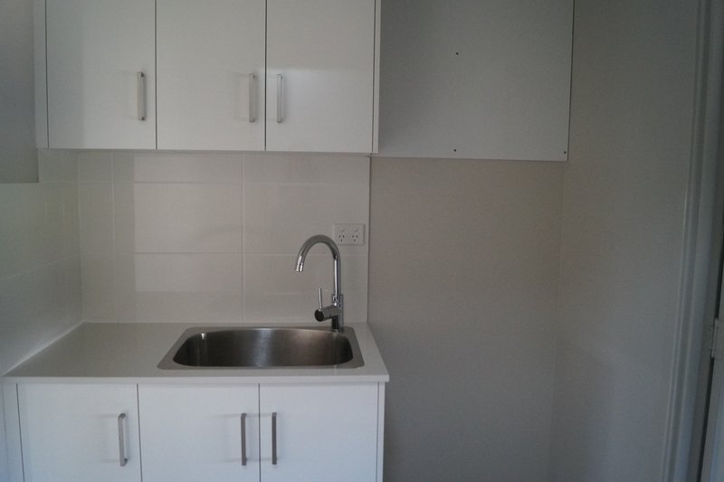 Photo - 1/13 Kassidy Drive, Emerald QLD 4720 - Image 12
