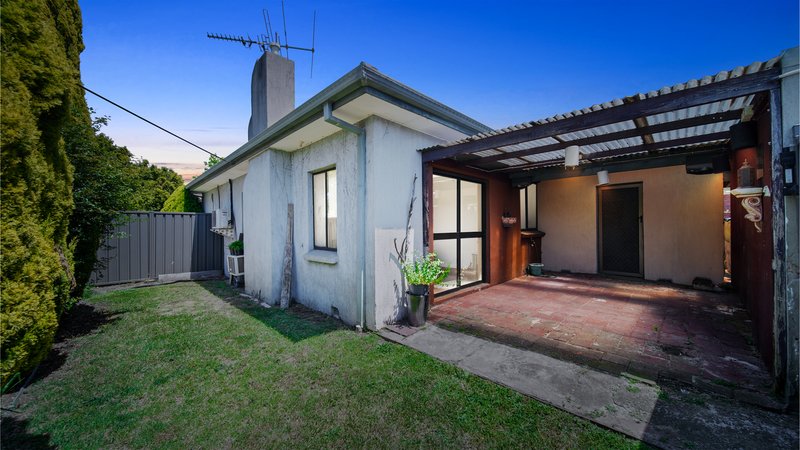 Photo - 1/13 Kemp Street, Springvale VIC 3171 - Image 11