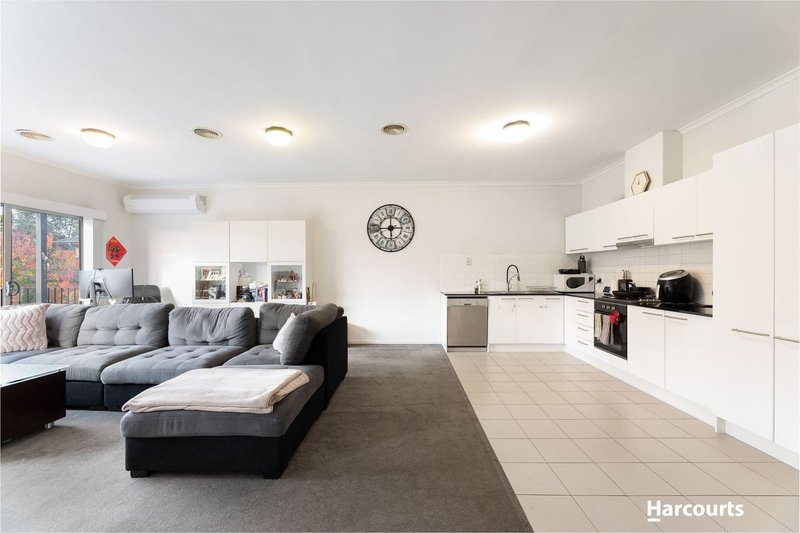 Photo - 11/3 Keylana Boulevard, Mount Waverley VIC 3149 - Image 4