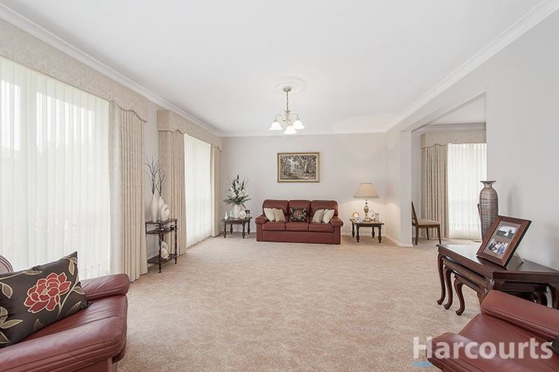 Photo - 1/13 Kirstina Road, Glen Waverley VIC 3150 - Image 2