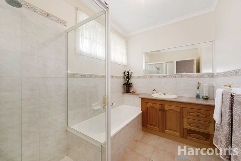 Photo - 1/13 Kirstina Road, Glen Waverley VIC 3150 - Image 6