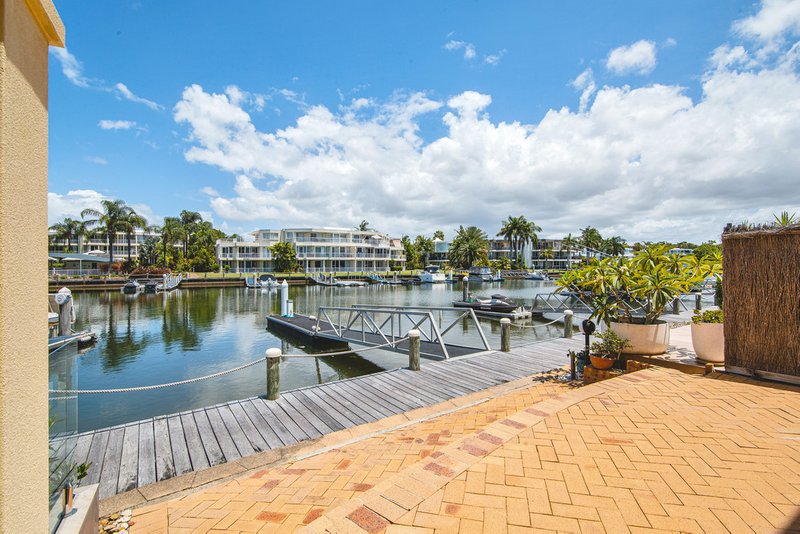 11/3 Lee Road, Runaway Bay QLD 4216