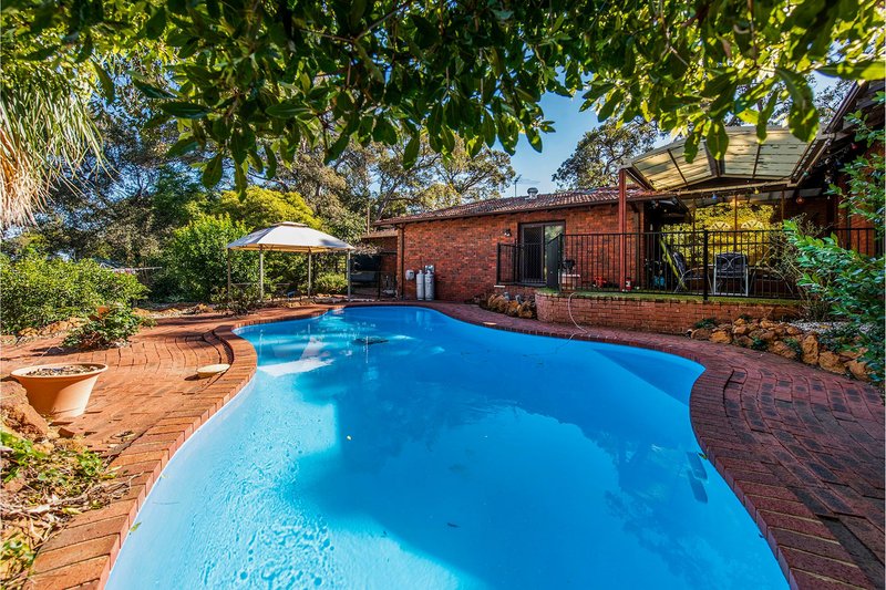 113 Lesmurdie Road, Lesmurdie WA 6076