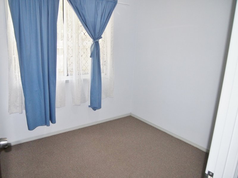 Photo - 113 Limpus Street, Urangan QLD 4655 - Image 6