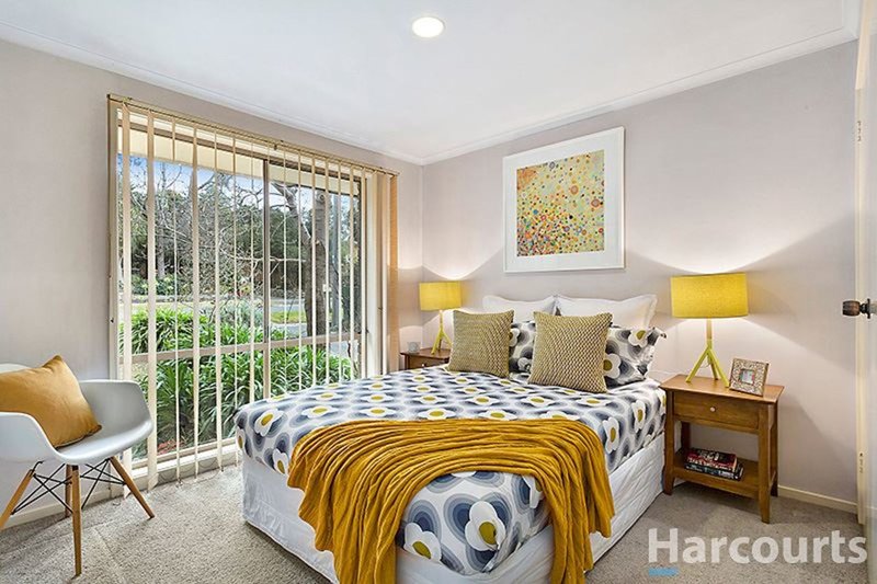 Photo - 1/13 Meadow Crescent, Mount Waverley VIC 3149 - Image 5