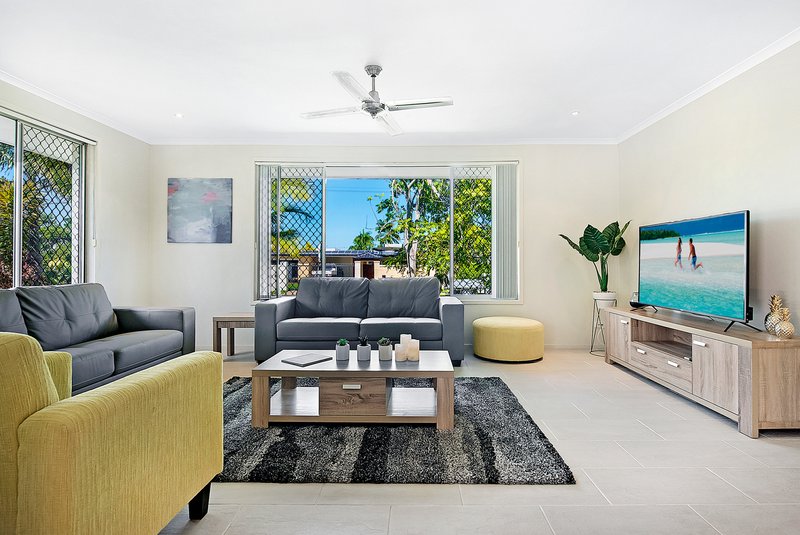 Photo - 113 Monaco Street, Broadbeach Waters QLD 4218 - Image 7