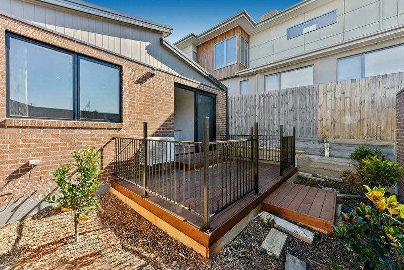 Photo - 1/13 Oakhill Avenue, Highton VIC 3216 - Image 7