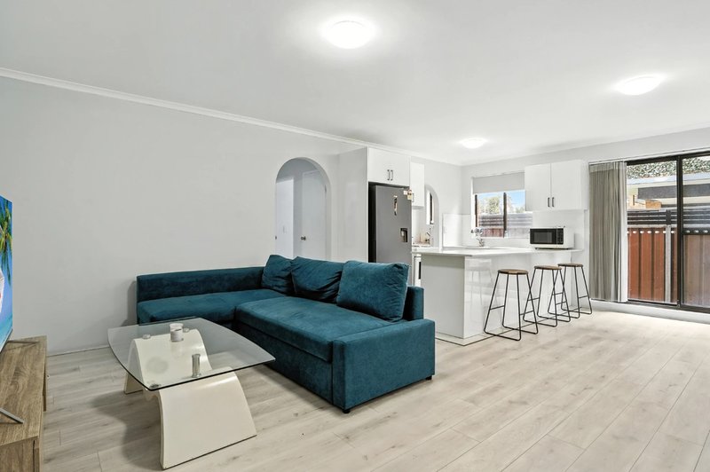 Photo - 1/13 Preston Street, Jamisontown NSW 2750 - Image 2