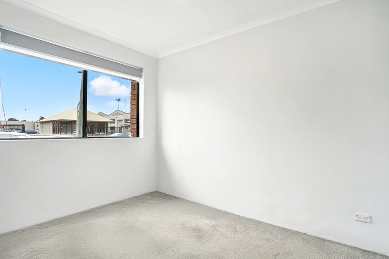 Photo - 1/13 Preston Street, Jamisontown NSW 2750 - Image 4