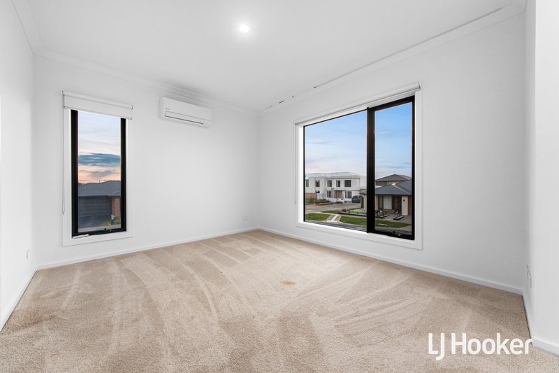 Photo - 113 Prudence Parade, Point Cook VIC 3030 - Image 11