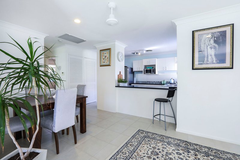 Photo - 1/13 Riccarton Place, Labrador QLD 4215 - Image 12