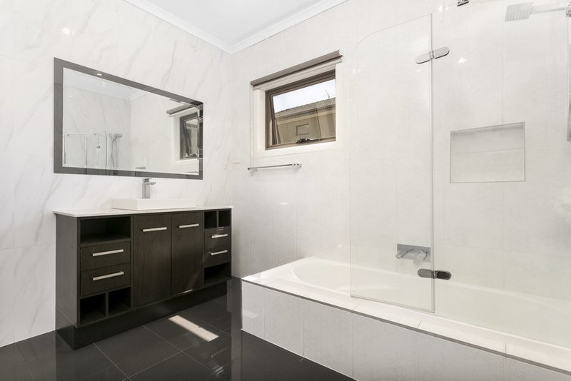 Photo - 1/13 Richard Street, Glen Waverley VIC 3150 - Image 4