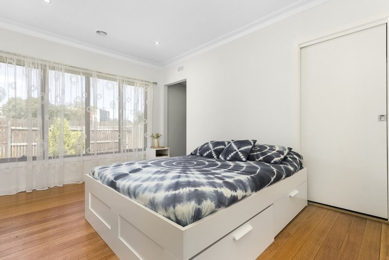 Photo - 1/13 Richard Street, Glen Waverley VIC 3150 - Image 5