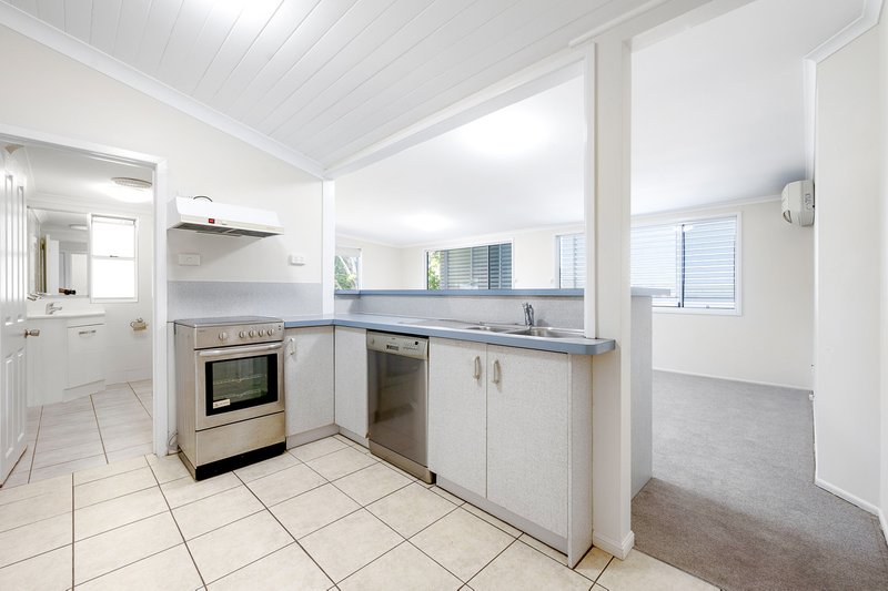 Photo - 1/13 Rollo Street, Gladstone Central QLD 4680 - Image 7